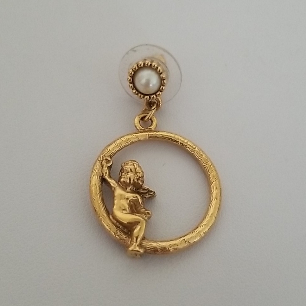 Single Vintage Gold Tone Angel Earring